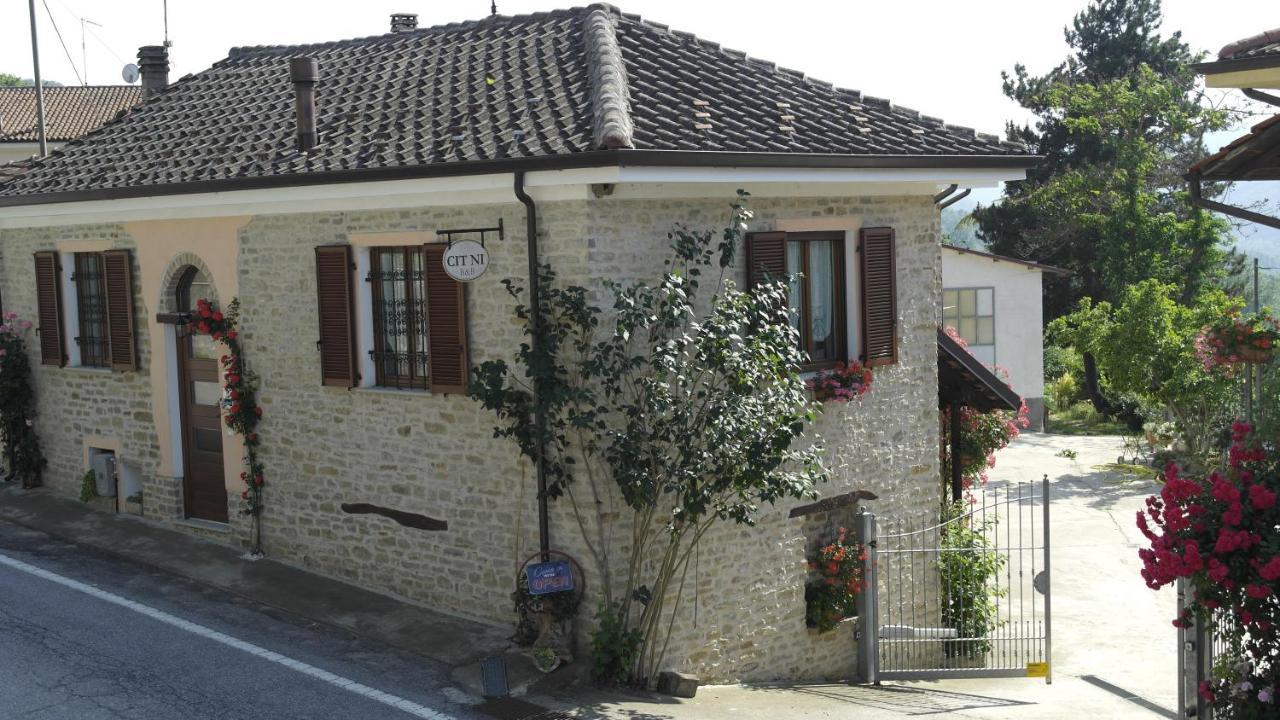 Cit Ni Bed & Breakfast Bosia Bagian luar foto