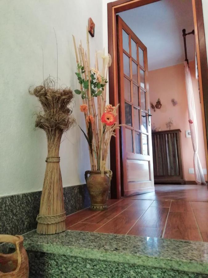 Cit Ni Bed & Breakfast Bosia Bagian luar foto