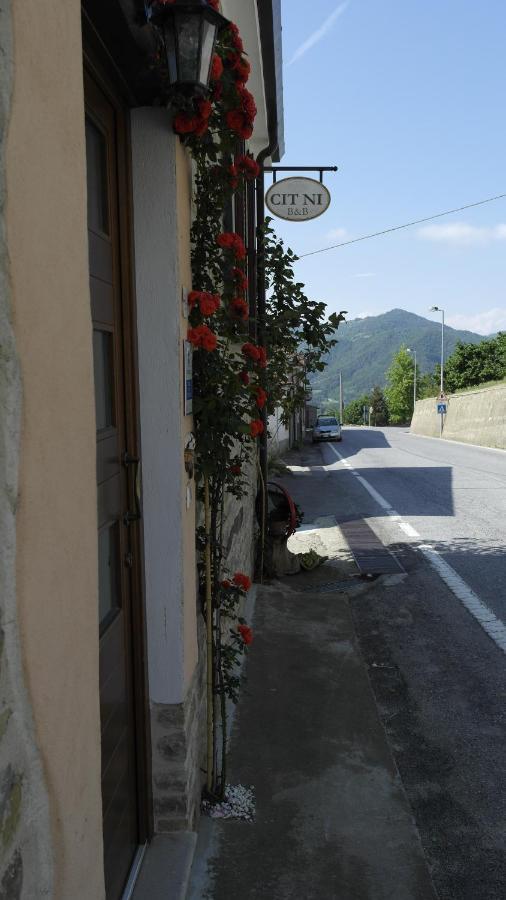 Cit Ni Bed & Breakfast Bosia Bagian luar foto