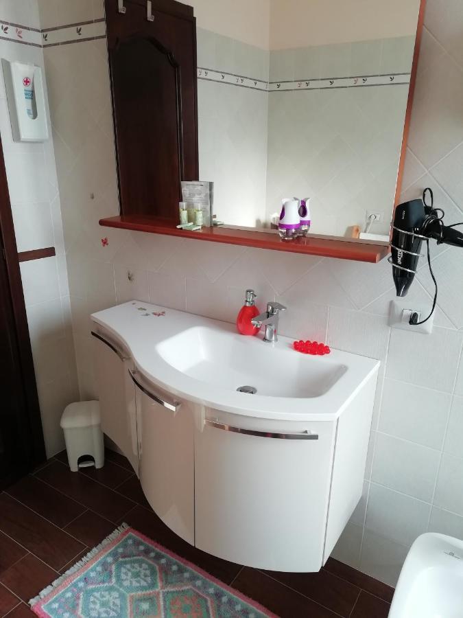 Cit Ni Bed & Breakfast Bosia Bagian luar foto